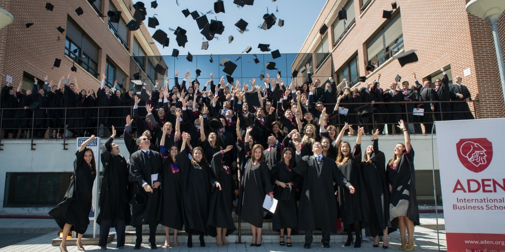 ADEN celebró la graduación de sus alumnos en España